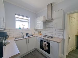 Kitchen- click for photo gallery